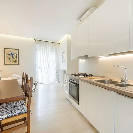 Casa Maria - Tra Verona Centro E Stazione Treni Buitenkant foto